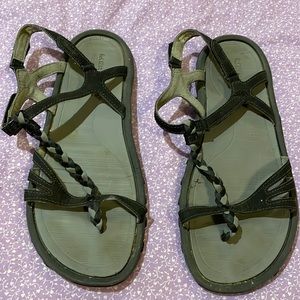 Merrell black and gray sandals